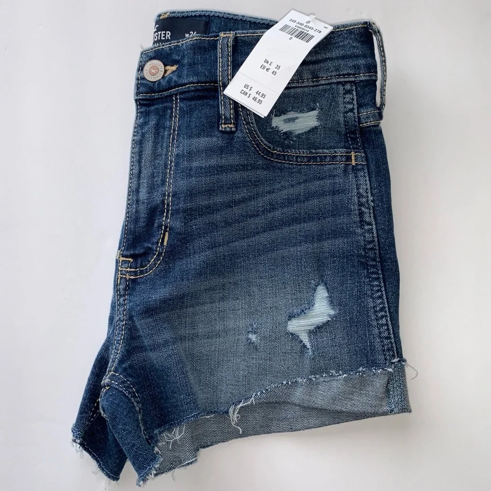 NEW WITH TAGS HOLLISTER High-Rise Short-Short Denim Shorts Raw Hem, Size…